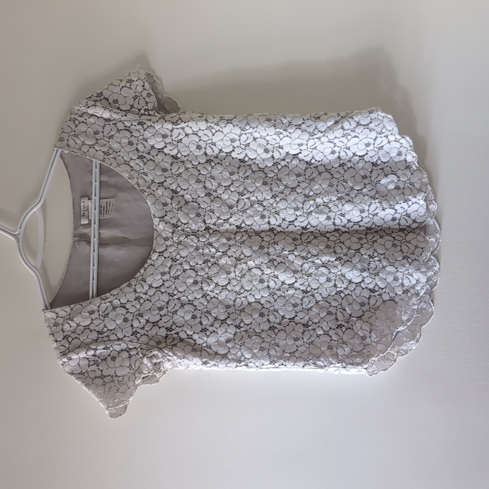 Aritzia Talula Betsy Lase Blouse Size S